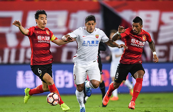 欧冠进球30+球员仅两人客场进球多于主场：姆巴佩、里瓦尔多（欧冠30+进球球员中，仅姆巴佩与里瓦尔多客场进球多于主场）