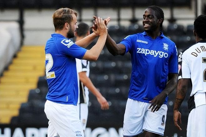 13胜4平，那不勒斯自1987年以来首次全年意甲主场保持不败（那不勒斯意甲全年主场不败，13胜4平达成1987年以来首次）