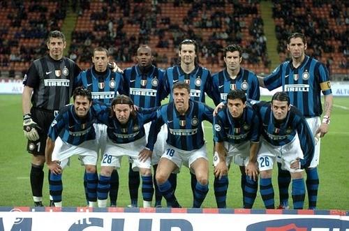 记者：前海港外援奇塔迪尼上海旅游期间专程重返俱乐部拜访（记者：奇塔迪尼来沪旅游期间专程回访海港俱乐部）