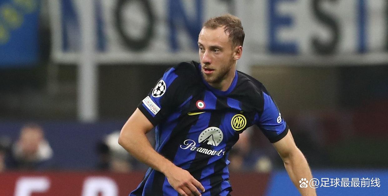 不给踢又不让走？阿莫林：梅努是曼联重要一员，冬窗不补强则留队（不上场也不放人？阿莫林：梅努是曼联关键成员，若冬窗无引援将留队）