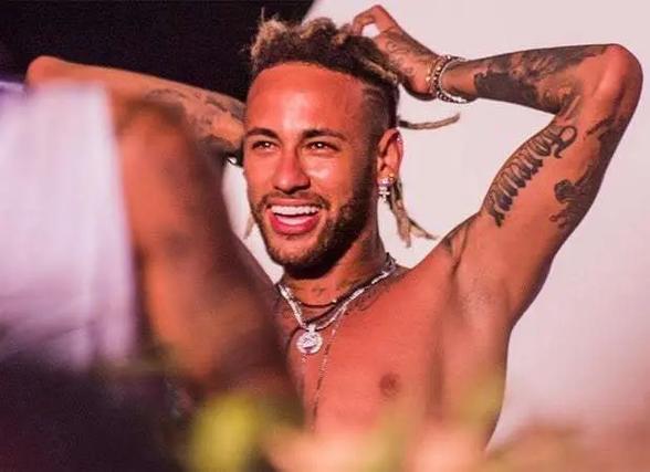 NBA生涯首次首发！杨瀚森首发出战灰熊（杨瀚森NBA生涯首次首发，迎战灰熊）