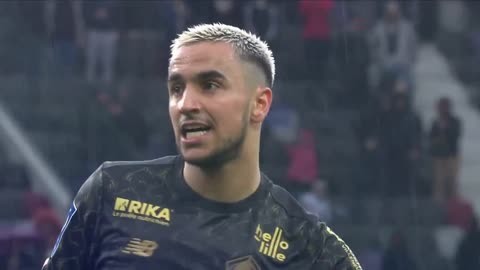 韩媒：韩足协要求蔚山HD对申台龙涉嫌殴打球员一事展开调查（韩媒：韩国足协敦促蔚山HD启动对申台龙疑似殴打球员事件的调查）