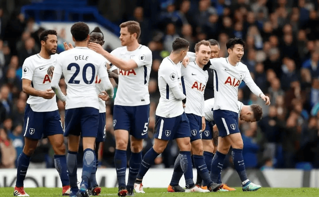 马德兴：海港三连冠胜在稳定二字；塞蒂恩下课因率队员讨薪（马德兴评：海港三连冠得益于稳定；塞蒂恩因率队讨薪被解雇）